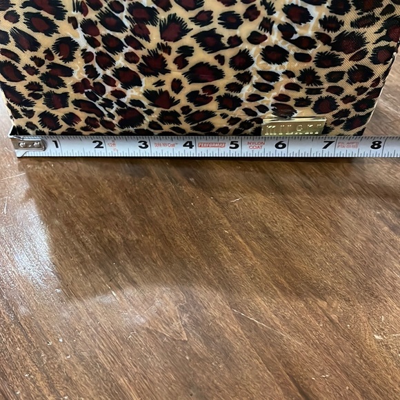 NEW Milani Leopard Print Cosmetic Bag - Picture 3 of 8